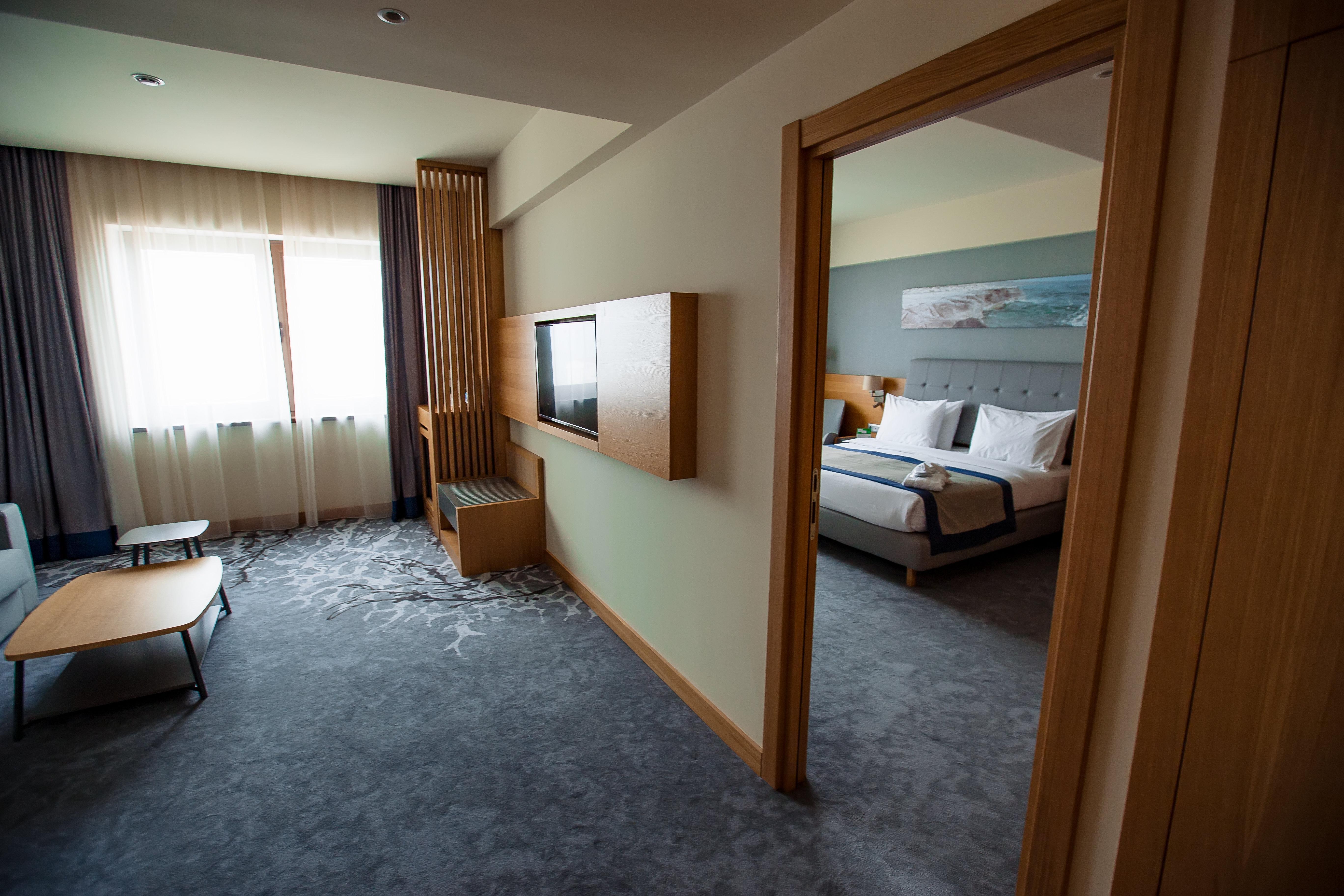 Holiday Inn - Aktau - Seaside By Ihg Экстерьер фото