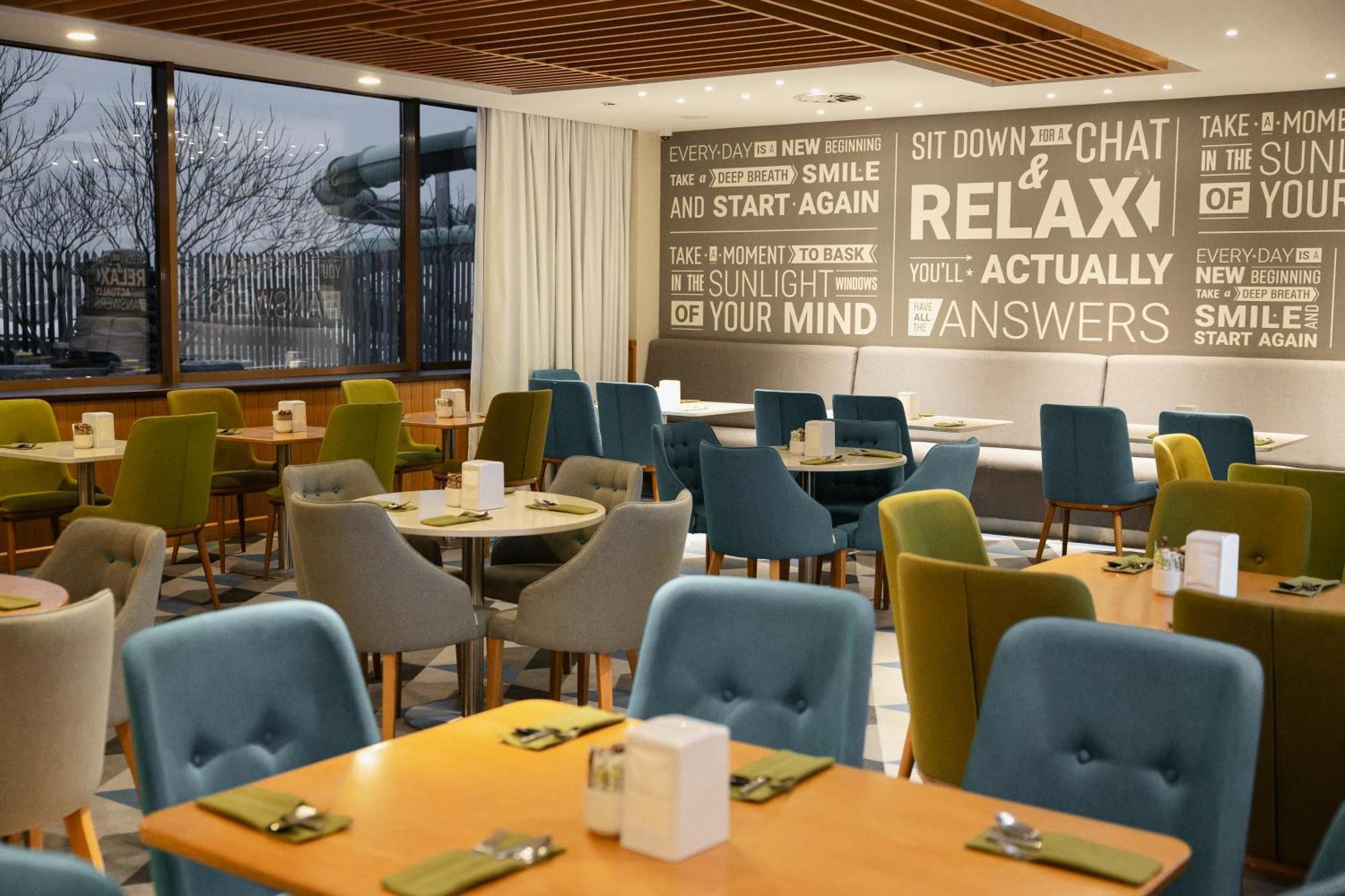 Holiday Inn - Aktau - Seaside By Ihg Экстерьер фото