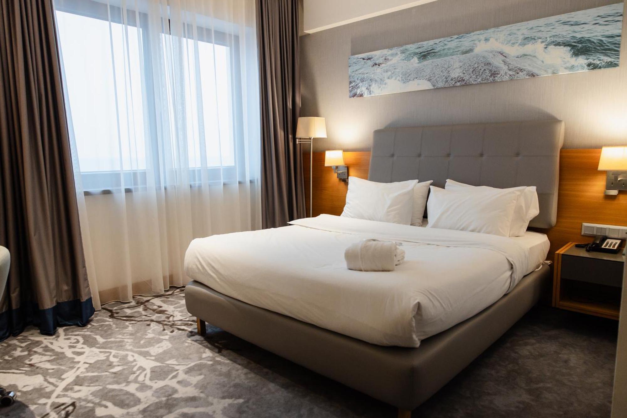 Holiday Inn - Aktau - Seaside By Ihg Экстерьер фото