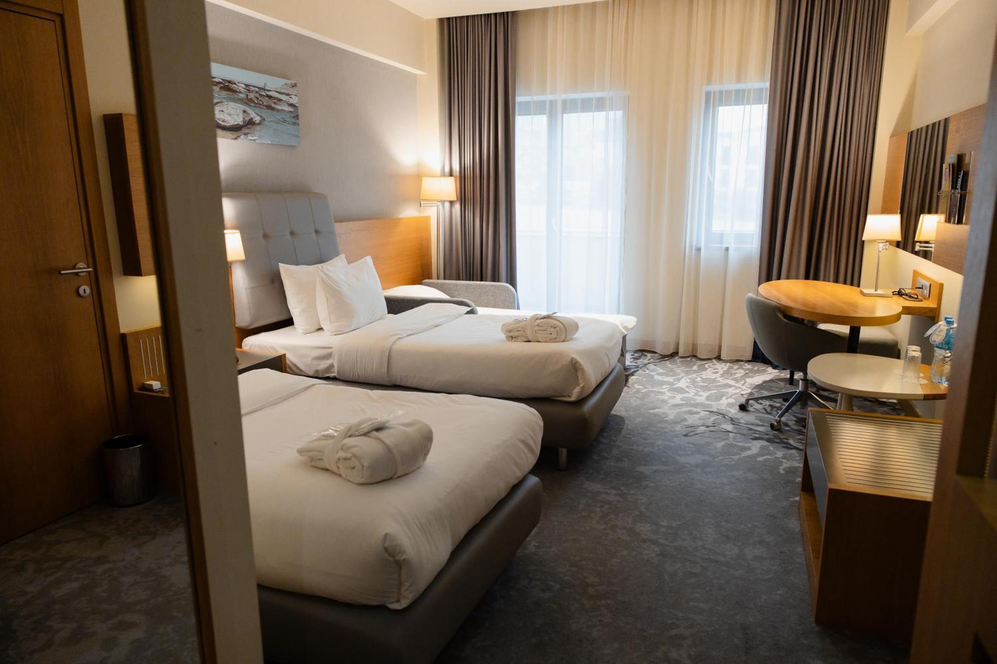 Holiday Inn - Aktau - Seaside By Ihg Экстерьер фото