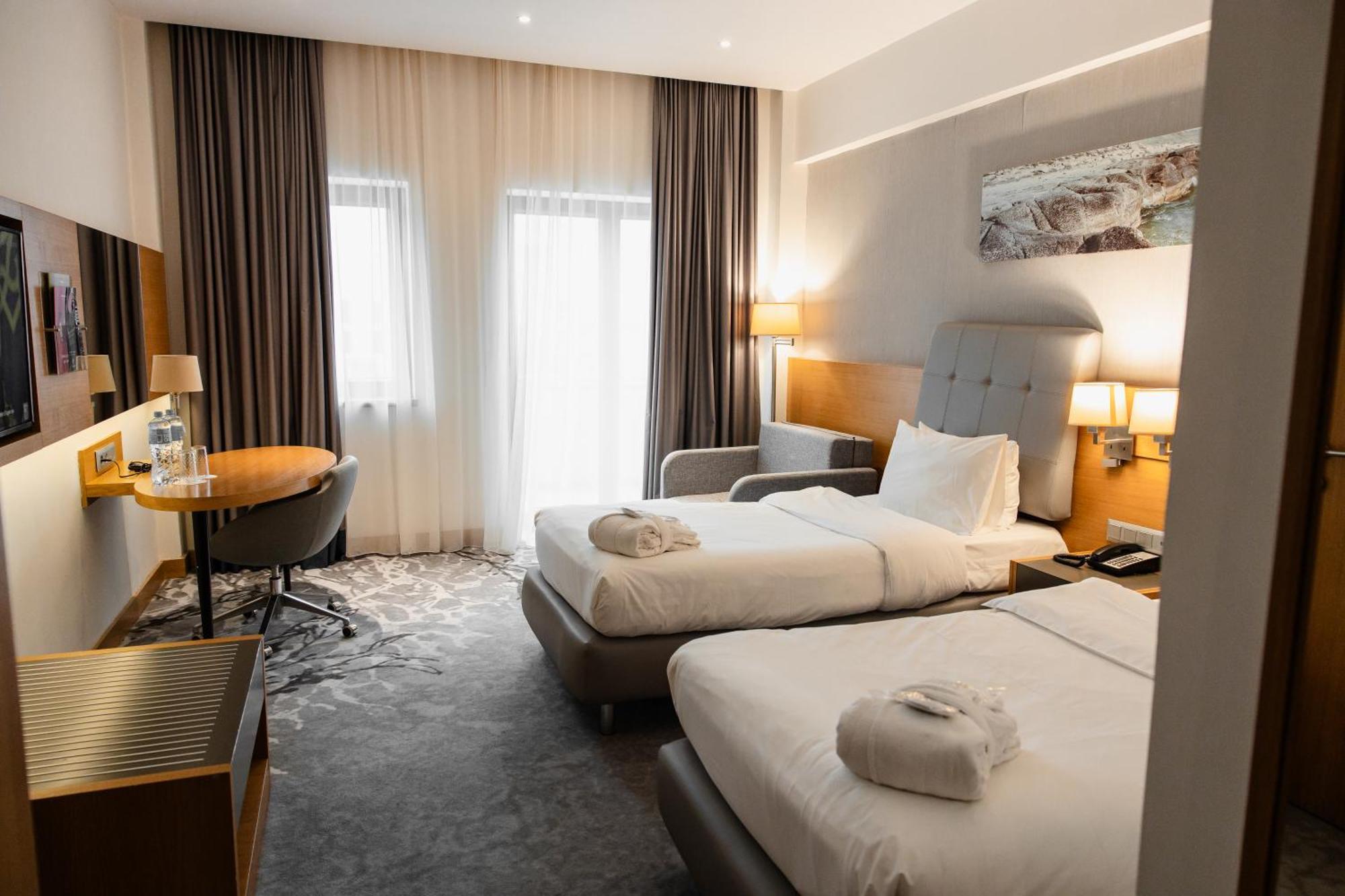 Holiday Inn - Aktau - Seaside By Ihg Экстерьер фото