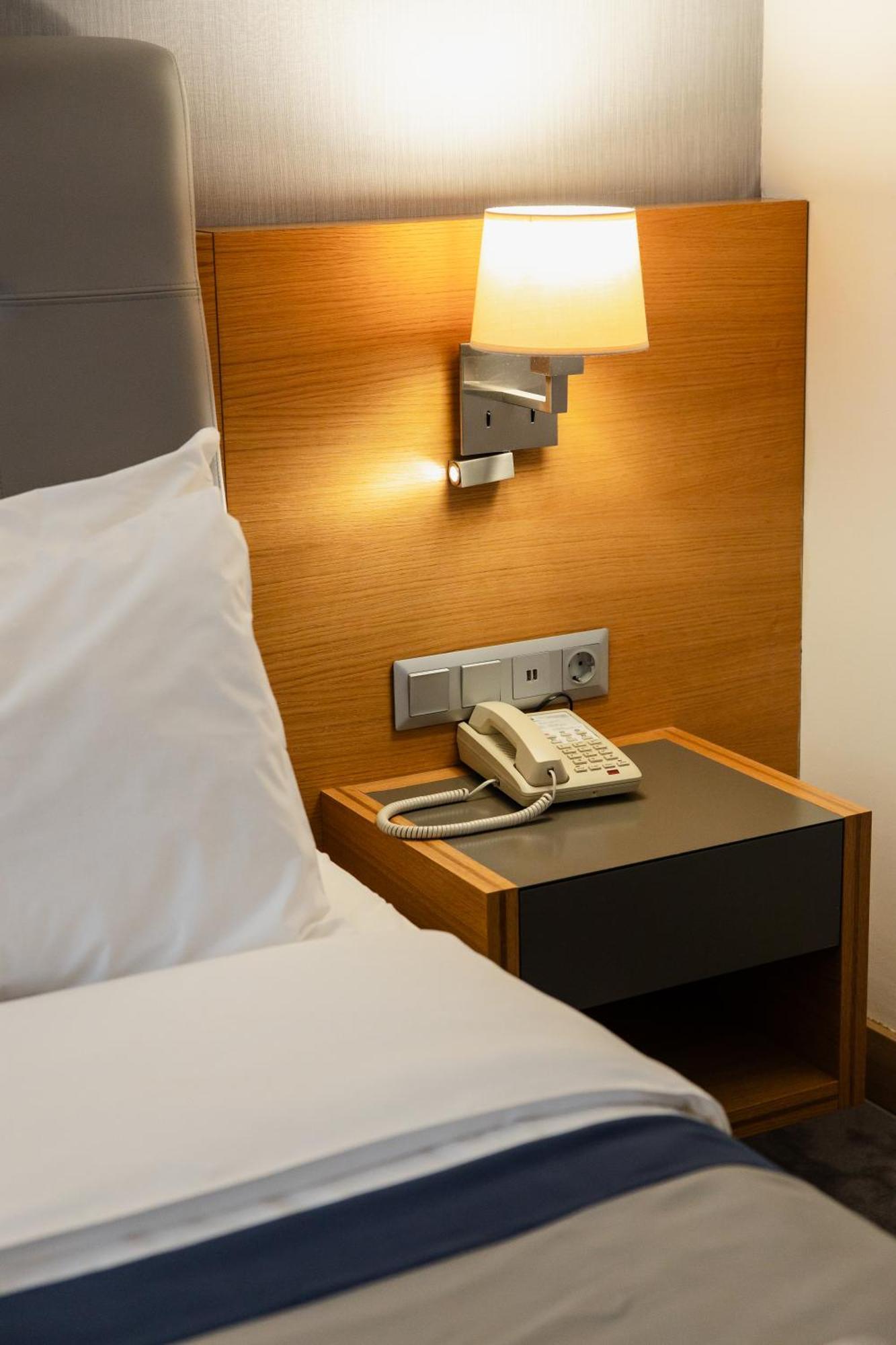 Holiday Inn - Aktau - Seaside By Ihg Экстерьер фото